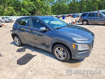 Czwarte zdjęcie samochodu z boku: 2018 HYUNDAI KONA SE VIN:KM8K12AA4JU140437 - miniatura