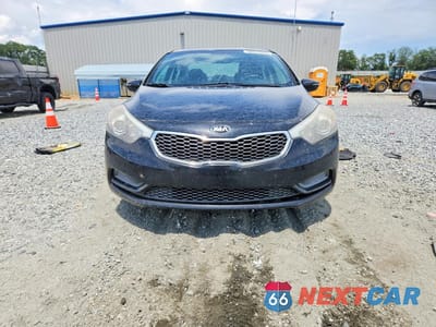Piąte zdjęcie samochodu w środku: 2016 KIA FORTE LX VIN:KNAFX4A64G5478612 - miniatura