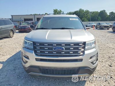 Piąte zdjęcie samochodu w środku: 2017 FORD EXPLORER XLT VIN:1FM5K8D86HGD63352 - miniatura