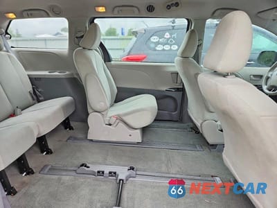 Zdjęcie 11 z 14 samochodu: 2011 TOYOTA SIENNA BASE 7-PASSENGER VIN:5TDZK3DC8BS158724 - miniatura