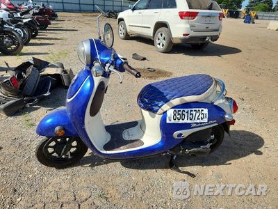 Trzecie zdjęcie samochodu z tyłu: 2023 HONDA NCW50 VIN:JH2AF7719PK600404 - miniatura