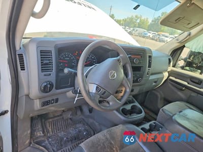 Zdjęcie 8 z 12 samochodu: 2016 NISSAN NV 3500 HD SV VIN:1N6AF0KY3GN810948 - miniatura