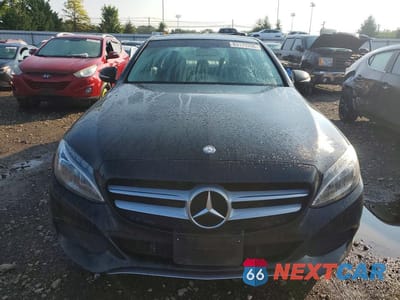Piąte zdjęcie samochodu w środku: 2015 MERCEDES-BENZ C 300 4MATIC VIN:55SWF4KB6FU056676 - miniatura