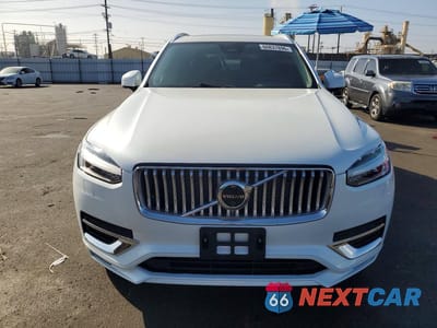 Piąte zdjęcie samochodu w środku: 2024 VOLVO XC90 T8 RECHARGE VIN:YV4H60CE0R1226777 - miniatura