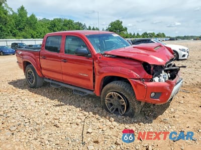 Czwarte zdjęcie samochodu z boku: 2015 TOYOTA TACOMA DOUBLE CAB PRERUNNER VIN:5TFJU4GN5FX065878 - miniatura