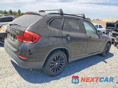 Trzecie zdjęcie samochodu z tyłu: 2013 BMW X1 SDRIVE28I VIN:WBAVM1C57DVW46309 - miniatura
