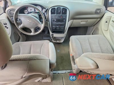 Zdjęcie 8 z 13 samochodu: 2005 CHRYSLER TOWN & COUNTRY TOURING VIN:2C4GP54L45R526219 - miniatura