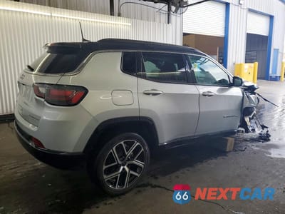 Trzecie zdjęcie samochodu z tyłu: 2025 JEEP COMPASS LIMITED VIN:3C4NJDCN0ST615249 - miniatura