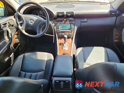 Zdjęcie 8 z 12 samochodu: 2006 MERCEDES-BENZ C 350 VIN:WDBRF56H26F736071 - miniatura