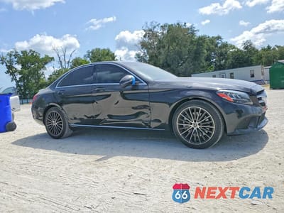 Czwarte zdjęcie samochodu z boku: 2021 MERCEDES-BENZ C 300 VIN:W1KWF8DB5MR627321 - miniatura
