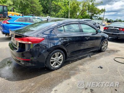 Trzecie zdjęcie samochodu z tyłu: 2018 HYUNDAI ELANTRA VALUE EDITION VIN:5NPD84LF5JH286885 - miniatura