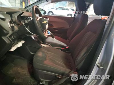 Zdjęcie 7 z 12 samochodu: 2015 CHEVROLET SONIC LT VIN:1G1JC5SHXF4174938 - miniatura