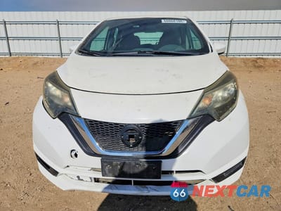 Piąte zdjęcie samochodu w środku: 2017 NISSAN VERSA NOTE S PLUS VIN:3N1CE2CPXHL365449 - miniatura