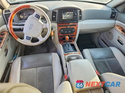 Zdjęcie 8 z 13 samochodu: 2007 JEEP GRAND CHEROKEE OVERLAND VIN:1J8HS68257C653026 - miniatura