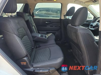 Zdjęcie 10 z 13 samochodu: 2022 NISSAN PATHFINDER S VIN:5N1DR3AC9NC236004 - miniatura