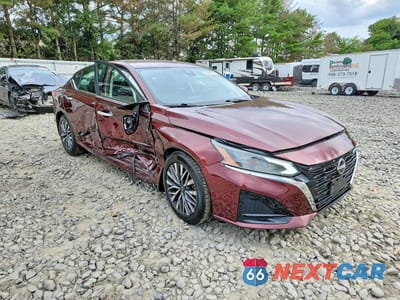 Czwarte zdjęcie samochodu z boku: 2023 NISSAN ALTIMA SV VIN:1N4BL4DV5PN304621 - miniatura