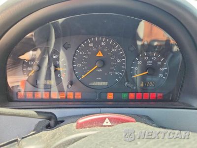 Zdjęcie 9 z 12 samochodu: 2005 MERCEDES-BENZ ML 350 VIN:4JGAB57E25A526821 - miniatura