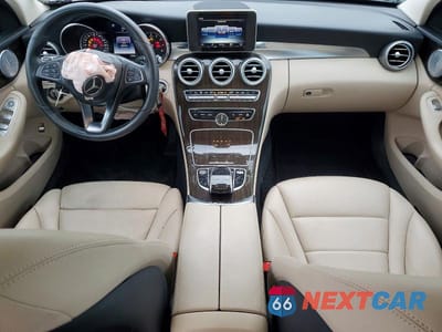 Zdjęcie 8 z 13 samochodu: 2015 MERCEDES-BENZ C 300 4MATIC VIN:55SWF4KB5FU078989 - miniatura