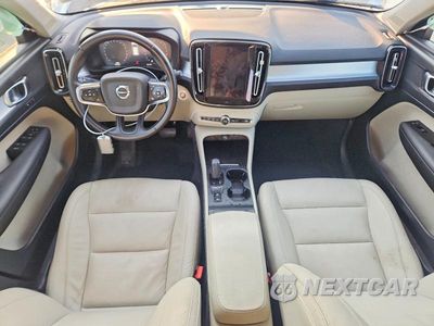 Zdjęcie 8 z 12 samochodu: 2021 VOLVO XC40 T5 MOMENTUM VIN:YV4162UK8M2507262 - miniatura