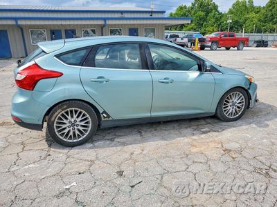 Trzecie zdjęcie samochodu z tyłu: 2012 FORD FOCUS SEL VIN:1FAHP3M28CL226131 - miniatura