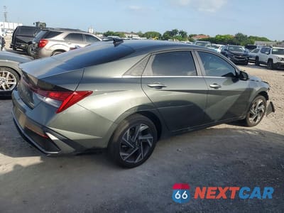 Trzecie zdjęcie samochodu z tyłu: 2025 HYUNDAI ELANTRA LIMITED VIN:KMHLP4DG8SU937015 - miniatura