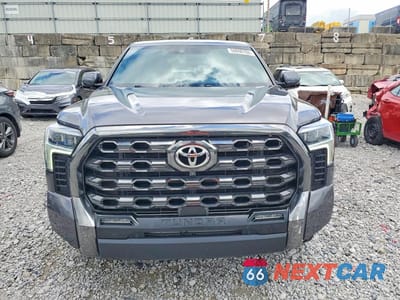 Piąte zdjęcie samochodu w środku: 2022 TOYOTA TUNDRA PLATINUM VIN:5TFNA5EC0NX008925 - miniatura