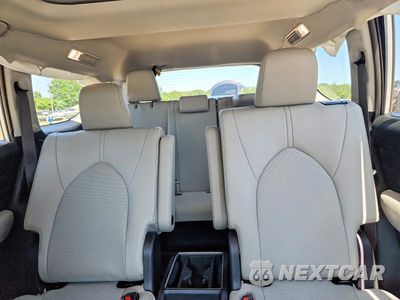 Zdjęcie 10 z 13 samochodu: 2026 TOYOTA GRAND HIGHLANDER XLE VIN:5TDAAAB50TS131608 - miniatura