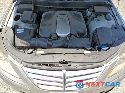 Zdjęcie 11 z 12 samochodu: 2011 HYUNDAI GENESIS 4.6L VIN:KMHGC4DF9BU127400 - miniatura
