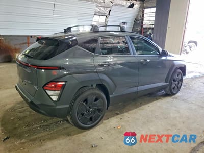 Trzecie zdjęcie samochodu z tyłu: 2026 HYUNDAI KONA SEL SPORT VIN:KM8HF3AB0TU424564 - miniatura
