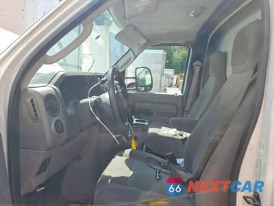 Zdjęcie 7 z 13 samochodu: 2013 FORD E350 BOX TRUCK VIN:1FDWE3FL5DDA85295 - miniatura