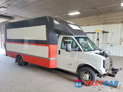 Czwarte zdjęcie samochodu z boku: 2020 CHEVROLET EXPRESS DELIVERY TRUCK VIN:1HA6GVCG9LN001050 - miniatura