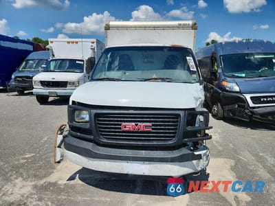 Piąte zdjęcie samochodu w środku: 2013 GMC SAVANA BOX TRUCK VIN:1GDY72CA4D1125156 - miniatura