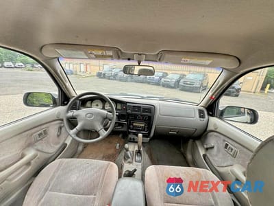 Zdjęcie 9 z 10 samochodu: 2003 TOYOTA TACOMA BASE VIN:5TEPM62N13Z178633 - miniatura
