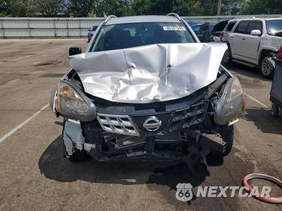 Piąte zdjęcie samochodu w środku: 2015 NISSAN ROGUE SELECT S VIN:JN8AS5MV3FW254068 - miniatura