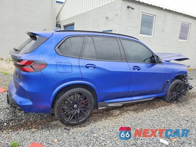 Trzecie zdjęcie samochodu z tyłu: 2025 BMW X5 M COMPETITION VIN:5YM13ET00S9X01115 - miniatura