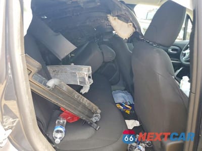 Zdjęcie 11 z 13 samochodu: 2023 JEEP RENEGADE LATITUDE VIN:ZACNJDB10PPP71933 - miniatura