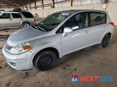 2011 NISSAN VERSA 1.8 S 3N1BC1CP3BL458509 - główne zdjęcie licytacji z USA - miniatura