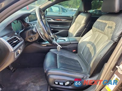 Zdjęcie 7 z 12 samochodu: 2018 BMW 750 I VIN:WBA7F0C52JGM23883 - miniatura