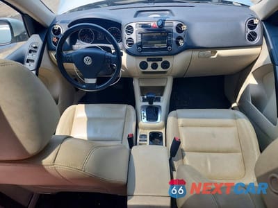 Zdjęcie 8 z 12 samochodu: 2010 VOLKSWAGEN TIGUAN SE VIN:WVGBV7AXXAW510350 - miniatura