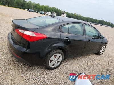 Trzecie zdjęcie samochodu z tyłu: 2016 KIA FORTE LX VIN:KNAFK4A63G5487767 - miniatura