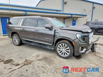Czwarte zdjęcie samochodu z boku: 2021 GMC YUKON XL DENALI VIN:1GKS2JKL0MR248769 - miniatura