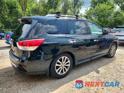 Trzecie zdjęcie samochodu z tyłu: 2016 NISSAN PATHFINDER SV VIN:5N1AR2MM5GC614761 - miniatura