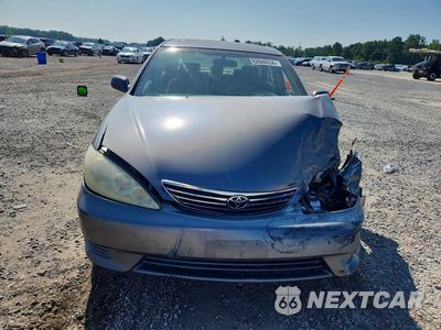 Piąte zdjęcie samochodu w środku: 2005 TOYOTA CAMRY LE VIN:4T1BE32K45U566278 - miniatura