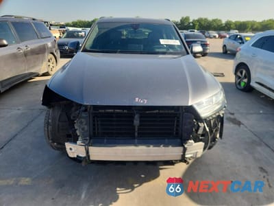 Piąte zdjęcie samochodu w środku: 2019 AUDI Q7 TECHNIK S-LINE VIN:WA1WAAF78KD011156 - miniatura