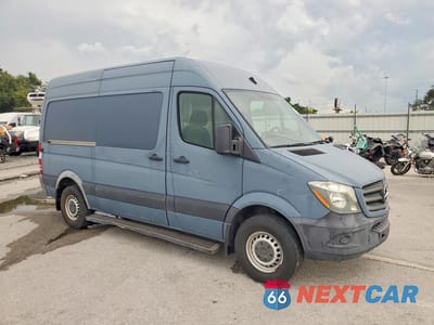 Czwarte zdjęcie samochodu z boku: 2018 MERCEDES-BENZ SPRINTER 2500 DELIVERY VAN VIN:WD3PE7CD9JP625815 - miniatura