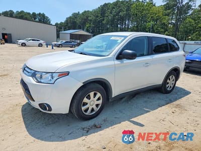 2015 MITSUBISHI OUTLANDER ES JA4AD2A37FZ004168 - główne zdjęcie licytacji z USA - miniatura