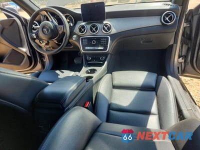 Zdjęcie 8 z 12 samochodu: 2018 MERCEDES-BENZ CLA 250 VIN:WDDSJ4EB0JN586703 - miniatura