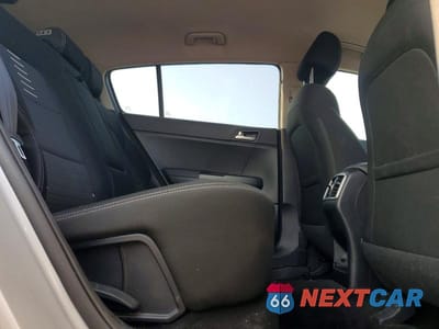 Zdjęcie 11 z 14 samochodu: 2020 KIA SPORTAGE LX VIN:KNDPMCAC8L7671991 - miniatura