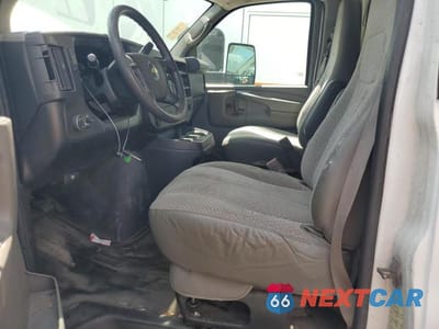 Zdjęcie 7 z 12 samochodu: 2015 CHEVROLET EXPRESS BOX TRUCK VIN:1GB3G3CG9F1100639 - miniatura