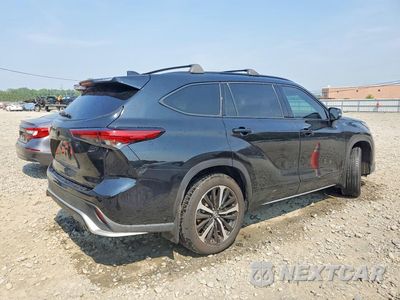 Trzecie zdjęcie samochodu z tyłu: 2022 TOYOTA HIGHLANDER XSE VIN:5TDLZRBH1NS235490 - miniatura